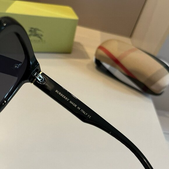 💎✨Burberry sunglasses - Picture 8 of 9